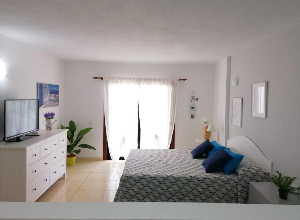 Large Studio Apartment With Lovely Terrace And Wifi Los Cristianos  Ngoại thất bức ảnh